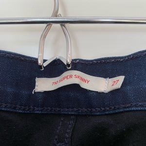 Dark denim Levi “super skinny” jeans